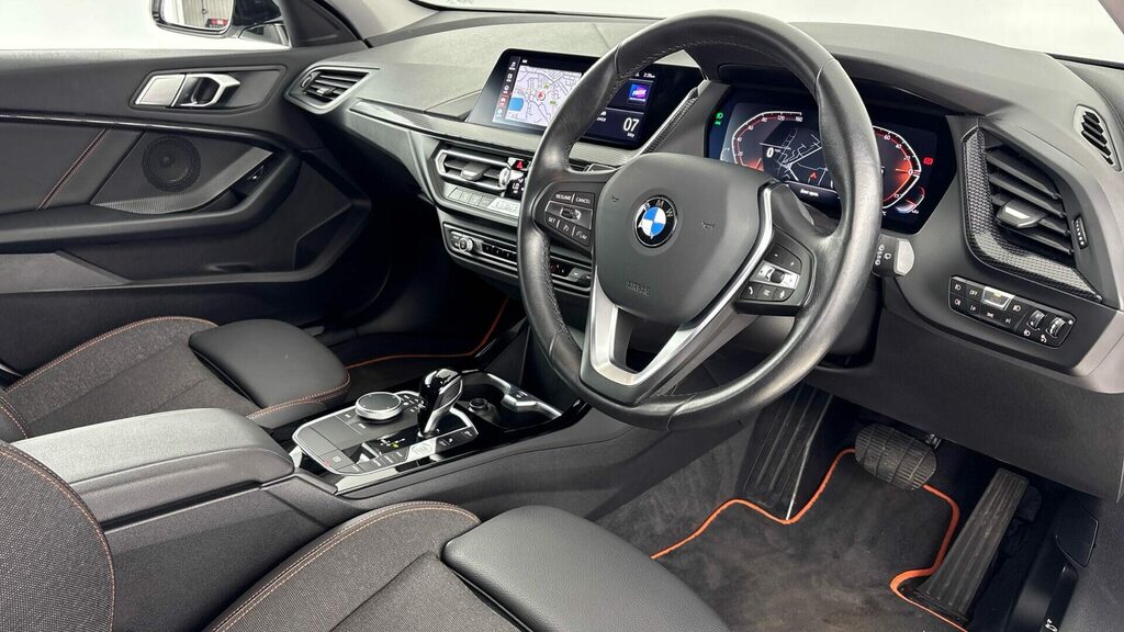 BMW 1 Series Sports PL72WYF White #6
