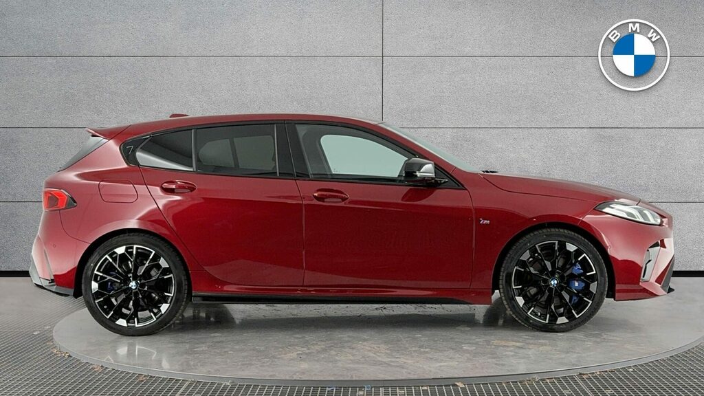 BMW 1 Series Sports YC25VWW Red #3