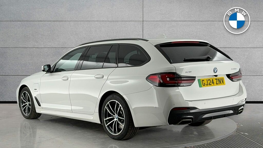 BMW 5 Series Estate GJ24ZNV White #2