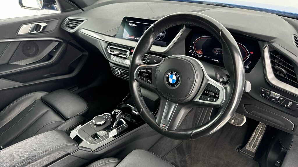 BMW 1 Series Sports YE71BXD Blue #6