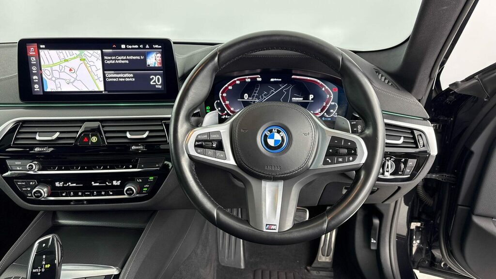 BMW 5 Series Estate YK23VTS Blue #5