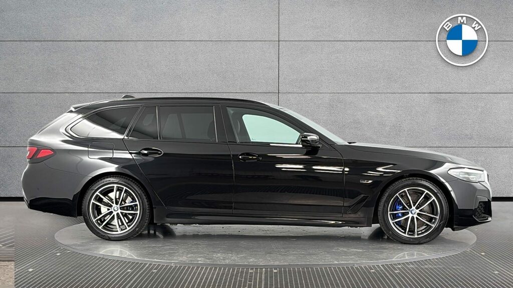 BMW 5 Series Estate YK23VTS Blue #3