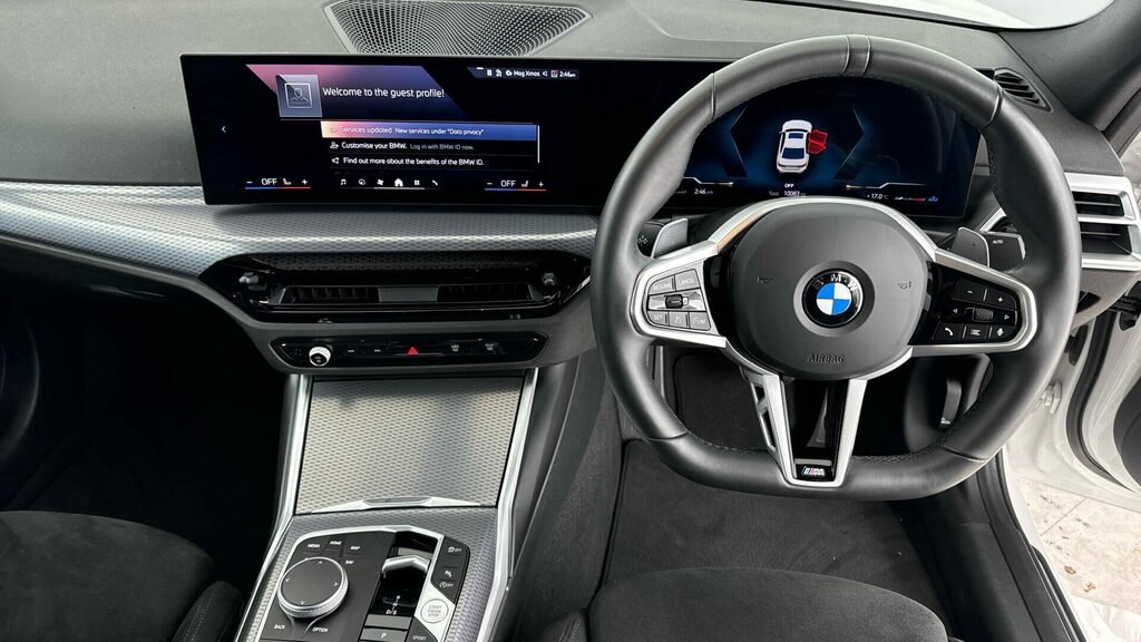 BMW 3 Series Saloon YH74WGZ White #4