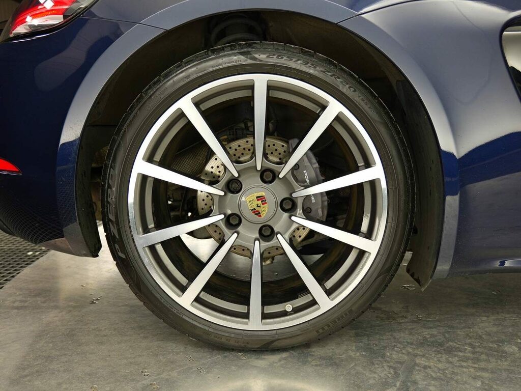 Porsche 718 Gt4 Pdk  #8