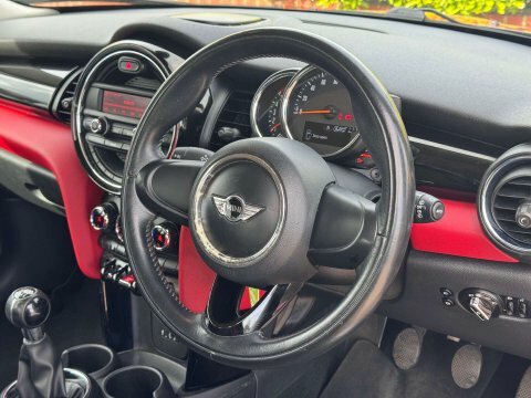 Mini Hatch 2014 14 1.5 VU64EBN Red #2