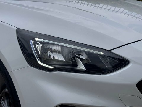 Ford Focus 2019 19 1.5 SN19XHG White #4