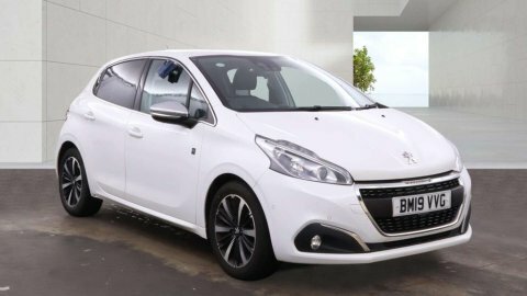 Peugeot 208 2019 19 1.2 White