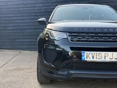 Land Rover Discovery Sport 2019 19 2.0 KV19PJJ Black #3