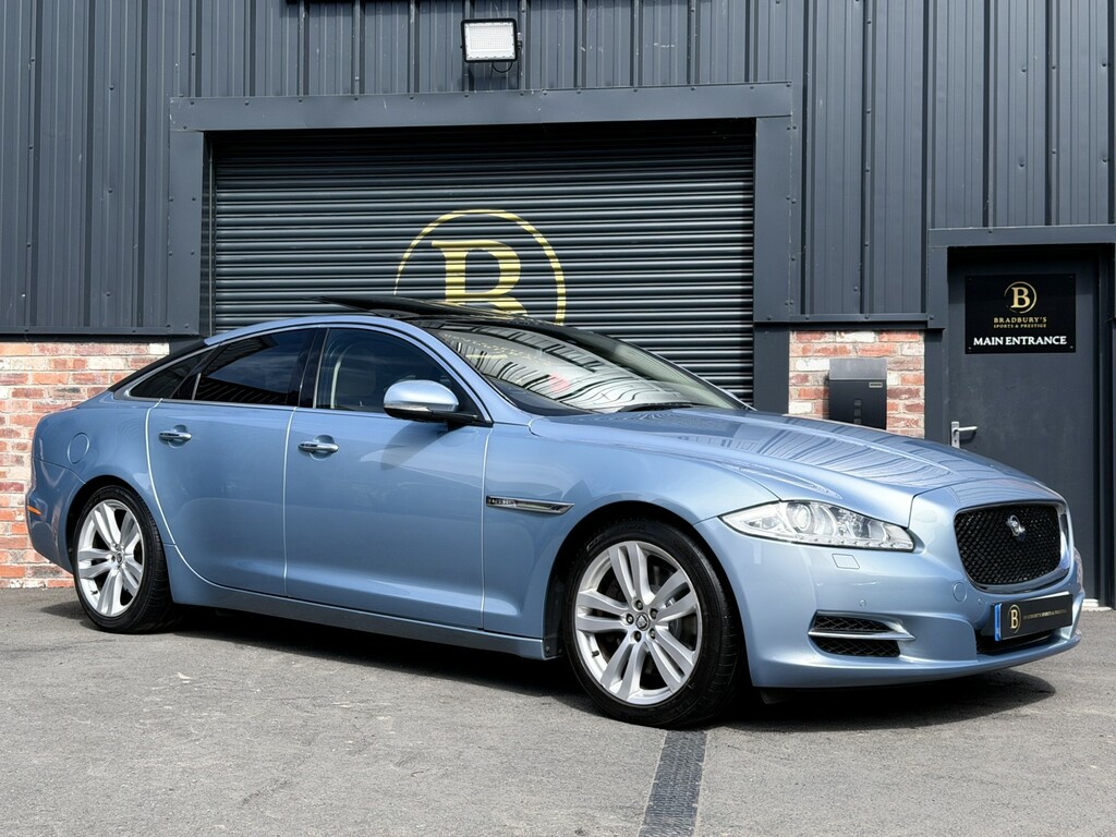Jaguar XJ Saloon 3.0 D V6 Premium Luxury 201060 Blue