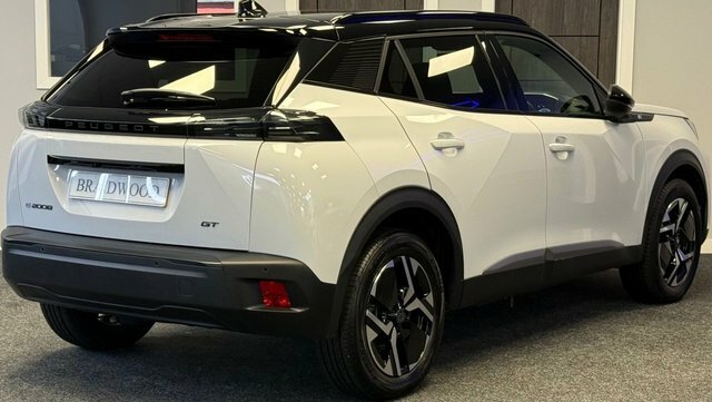 Peugeot e-2008 Suv VK24JZU White #6