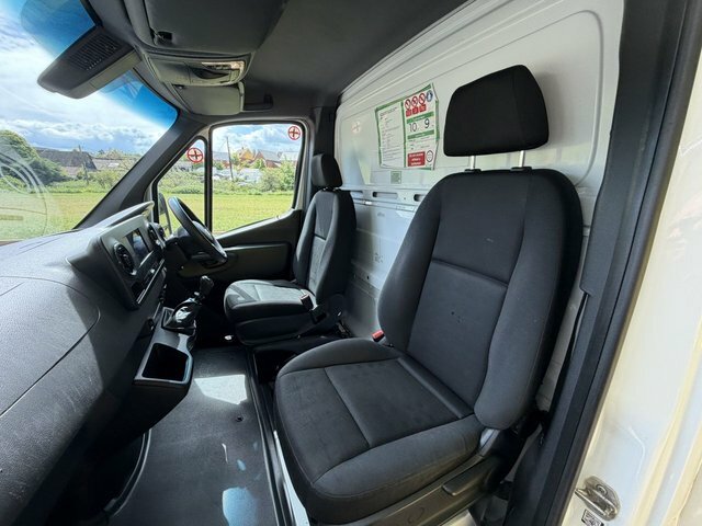 Mercedes-Benz Sprinter 314 Cdi Progressive Luton PE71WLF White #4