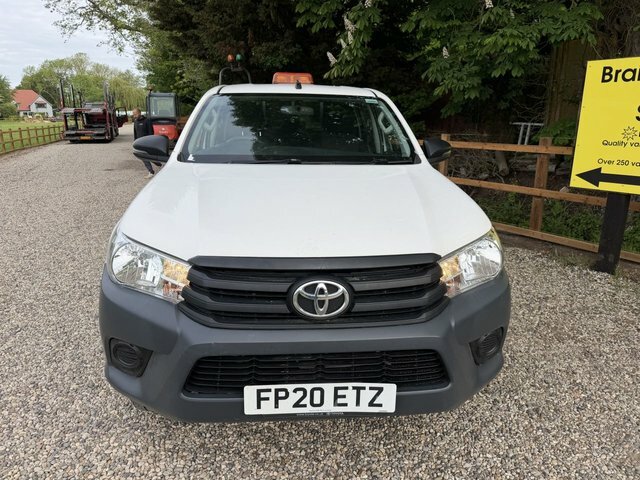 Toyota HILUX D-4d Active Pickup Extended FP20ETZ White #6