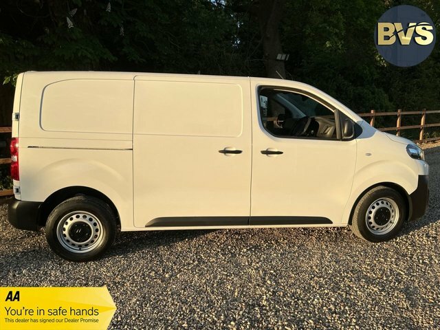 Citroen Dispatch Bluehdi 1000 Enterprise Edition KS73NFE White #2