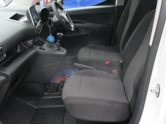 Vauxhall Combo Turbo D 2300 Prime DV23EGX White #3