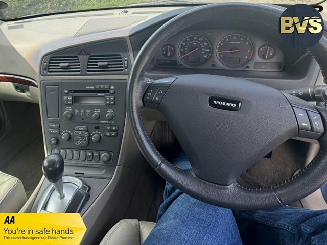Volvo S60 S Saloon ET51LHD Blue #5