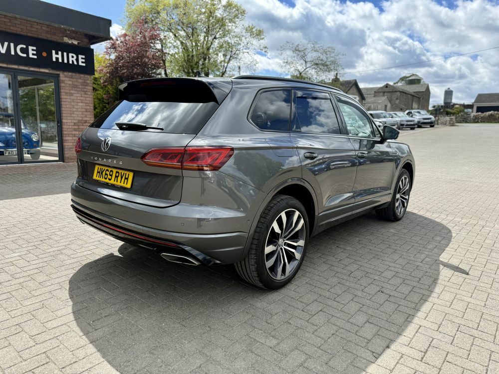 Volkswagen Touareg 3.0 Tdi V6 Black Edition Tiptronic 4Motion HK69RYH Grey #3