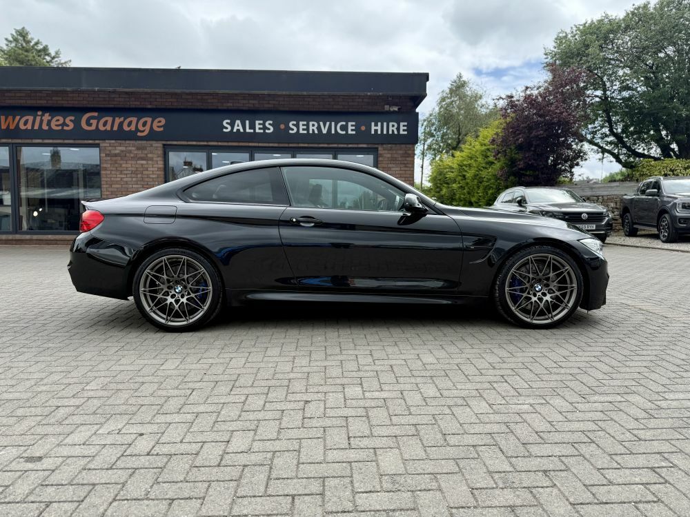 BMW M4 3.0 Biturbo Competition Dct PY16LNP Black #5