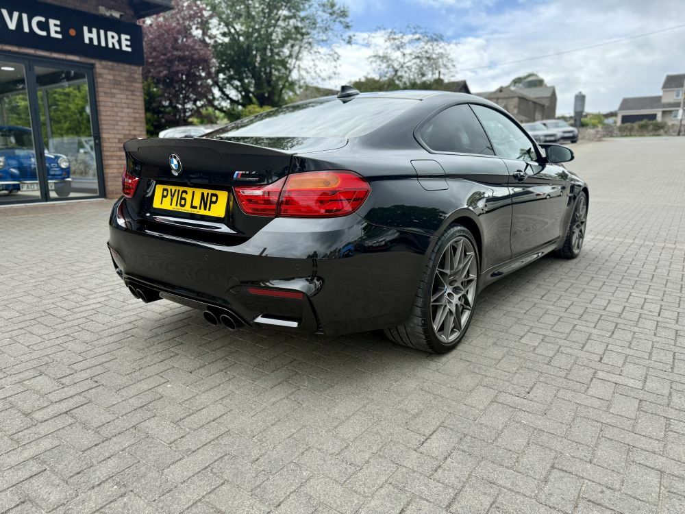 BMW M4 3.0 Biturbo Competition Dct PY16LNP Black #3