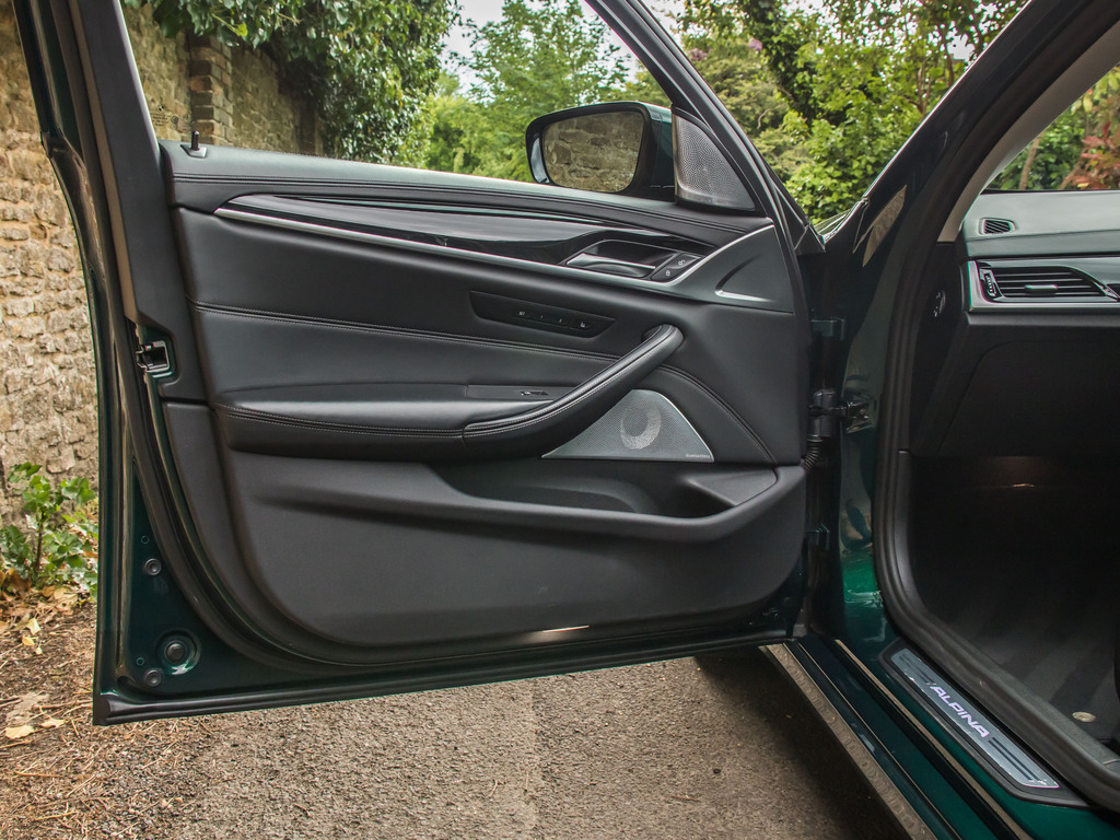 BMW Alpina Estate Black #14