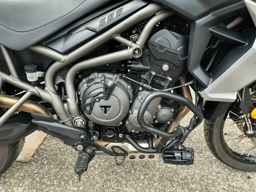Triumph  800 Black #4