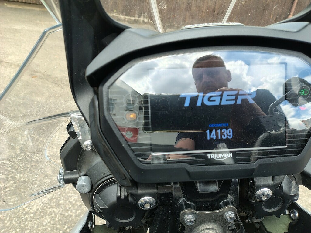 Triumph  800 Black #5