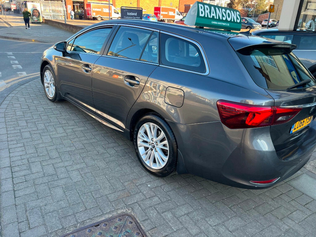 Toyota Avensis 1.6D Business Edition Estate L066YSW Grey #3