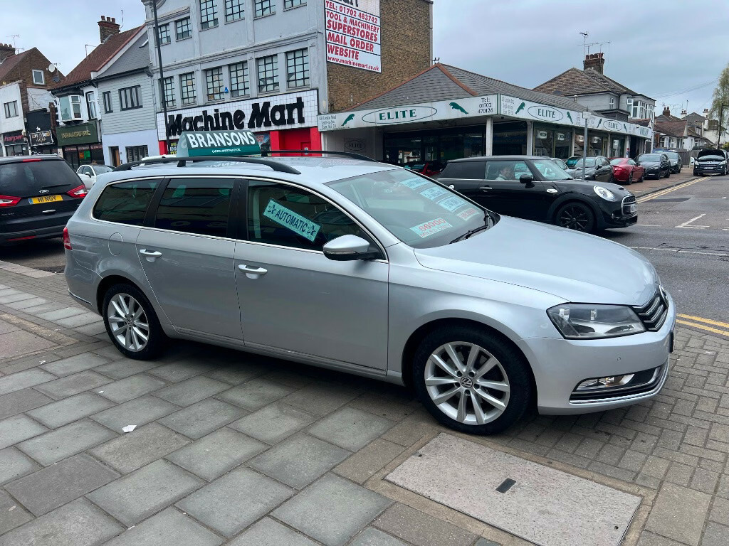 Volkswagen Passat 2.0 Tdi Bluemotion Tech Executive Dsg Estate D EJ14NLV Silver #2