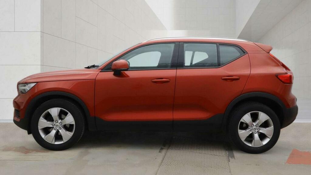 Volvo XC40 1.5 T3 Momentum Euro 6 Ss YS70CWZ Red #5