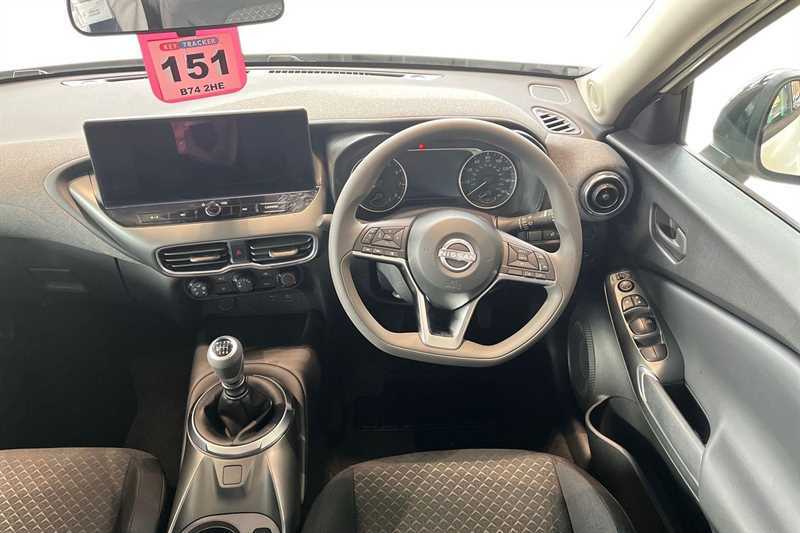 Nissan Juke 1.0 Dig-t Acenta Premium BW75DCE White #4