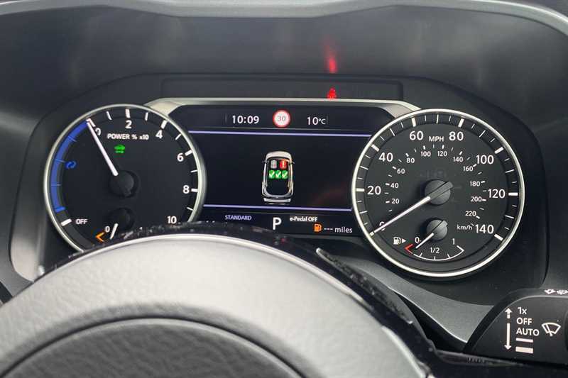 Nissan Qashqai 1.5 E-power Acenta Premium MC75ZWP Black #3