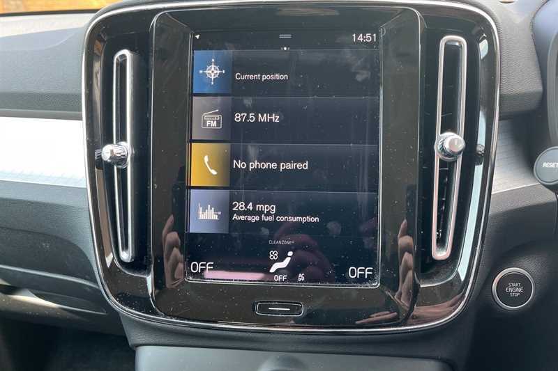 Volvo XC40 1.5 T3 163 Momentum White #5