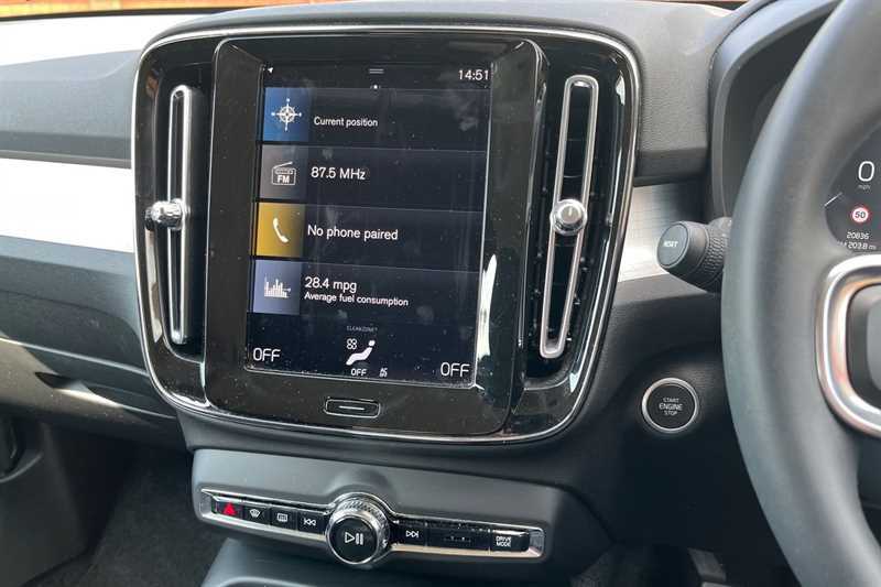 Volvo XC40 1.5 T3 163 Momentum White #6
