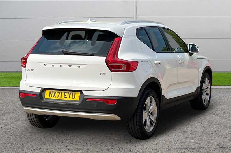 Volvo XC40 1.5 T3 163 Momentum White #3