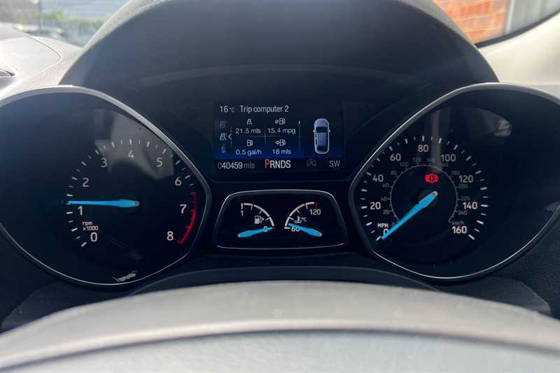 Ford Kuga 1.5 Ecoboost 176 Titanium X Edition EJ69JNV White #2