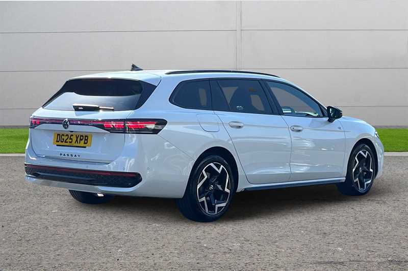 Volkswagen Passat 1.5 Tsi Ehybrid R-line Dsg DG25XPB White #3