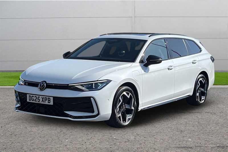 Volkswagen Passat 1.5 Tsi Ehybrid R-line Dsg White