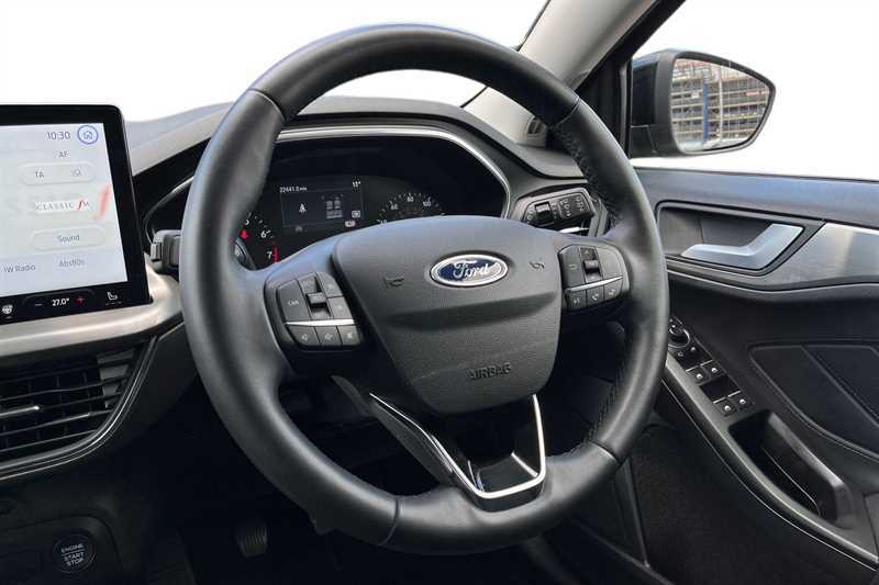 Ford Focus 1.0 Ecoboost Titanium LE72KOU Black #4