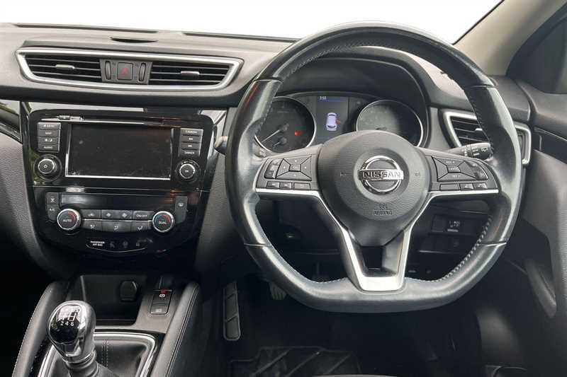 Nissan Qashqai 1.3 Dig-t Acenta Premium LP69MFX White #4
