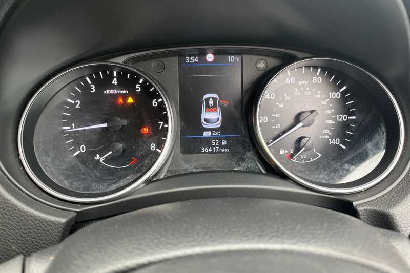 Nissan Qashqai 1.3 Dig-t Acenta Premium LP69MFX White #3