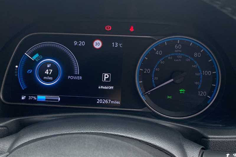 Nissan Leaf 110Kw N-connecta 39Kwh DS72LLJ Grey #4