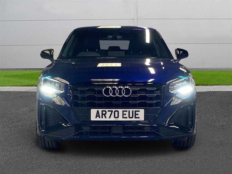 Audi Q2 35 Tfsi Black Edition S Tronic AR70EUE Blue #5