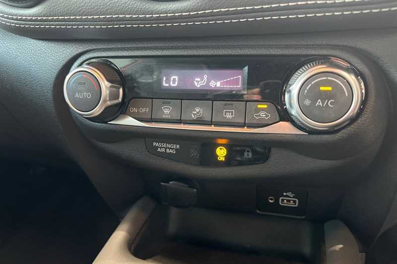 Nissan Juke 1.0 Dig-t N-connecta Red