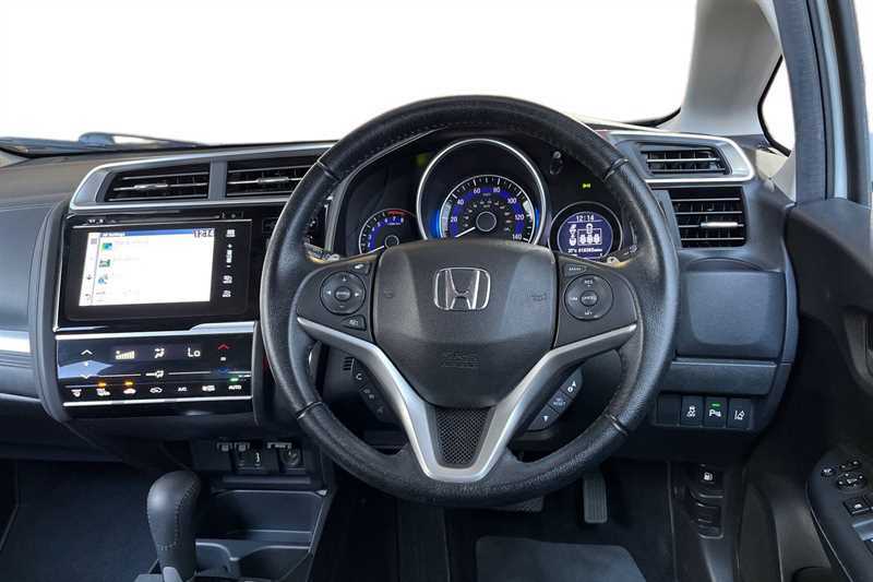 Honda Jazz 1.3 I-vtec Ex Navi Cvt OE19BKD White #4