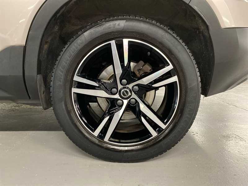 Volvo XC40 2.0 B3p Plus Dark BN72ZCY Silver #6