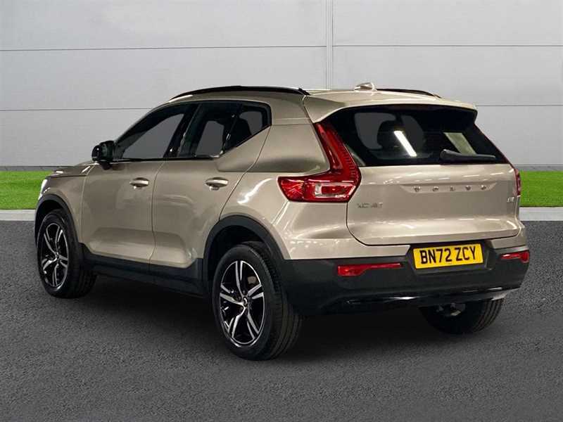 Volvo XC40 2.0 B3p Plus Dark BN72ZCY Silver #2