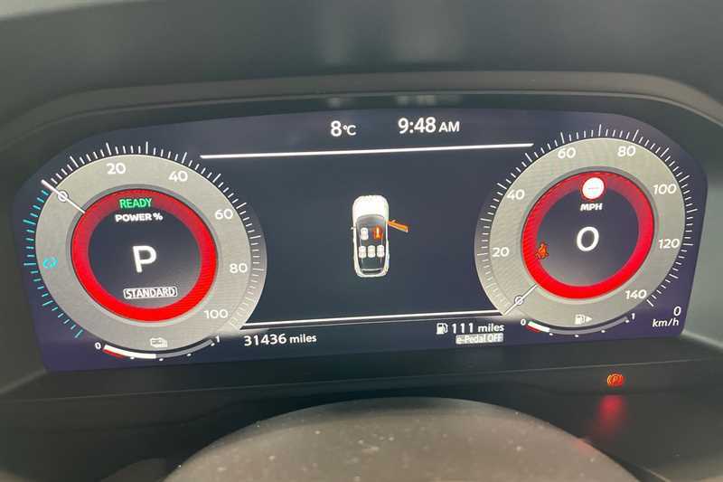 Nissan Qashqai 1.5 E-power Tekna BD23UAS Red #4