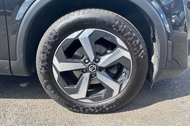 Nissan Qashqai 1.3 Dig-t Mh N-connecta Glass Roof DY22MMJ Black #6