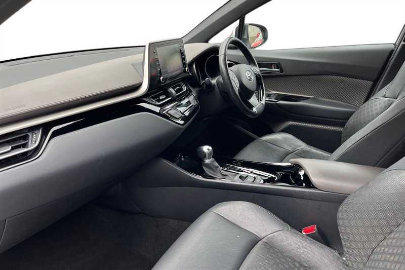 Toyota C-Hr 1.8 Hybrid Excel Cvt MA70EHO White #2