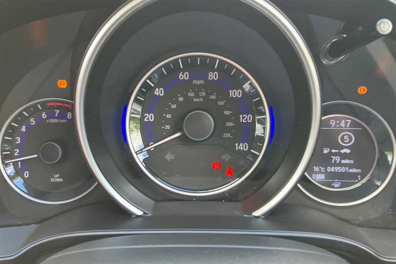 Honda Jazz 1.3 I-vtec Ex Navi MA18AVN Red #2