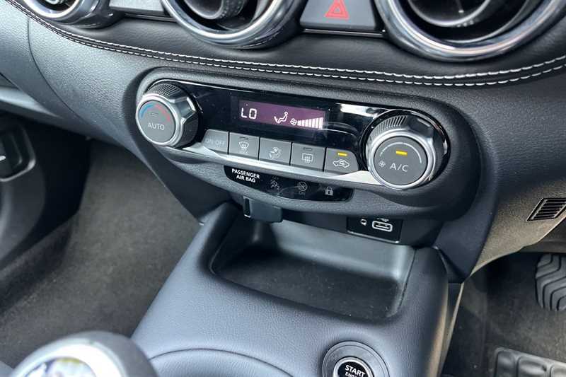 Nissan Juke 1.0 Dig-t 114 N-connecta MH73OMX Black #2